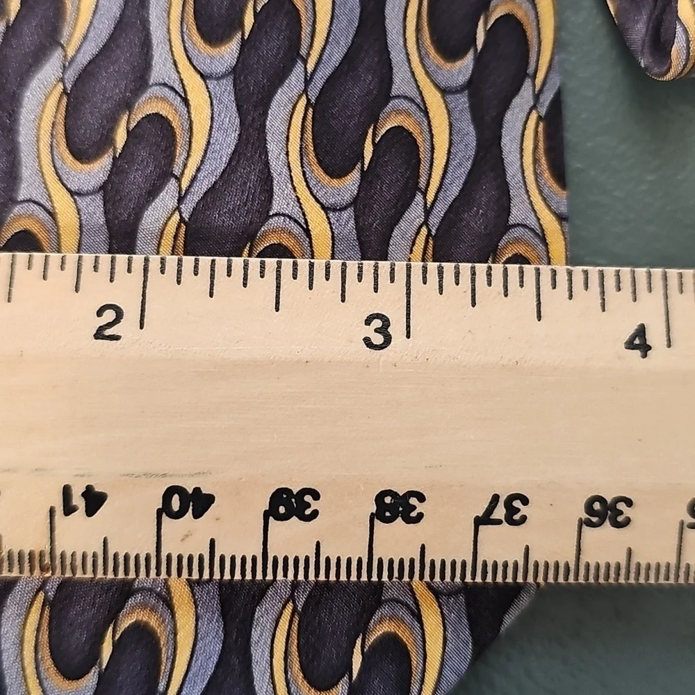 J. Garcia Gray and‎ Gold Patterned Tie 100% Silk